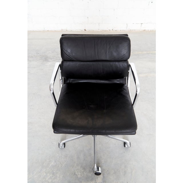 Vintage EA217 Office Chair by Charles & Ray Eames for Vitra, 1980s For Sale - Image 17 of 18