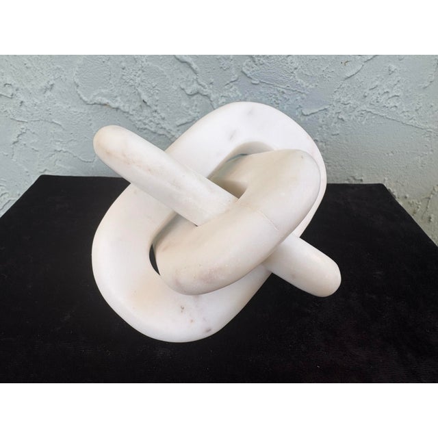 Late 20th Century Vintage Interlocking Marble Knot Sculpture | Modern Organic Abstract Object For Sale - Image 5 of 8