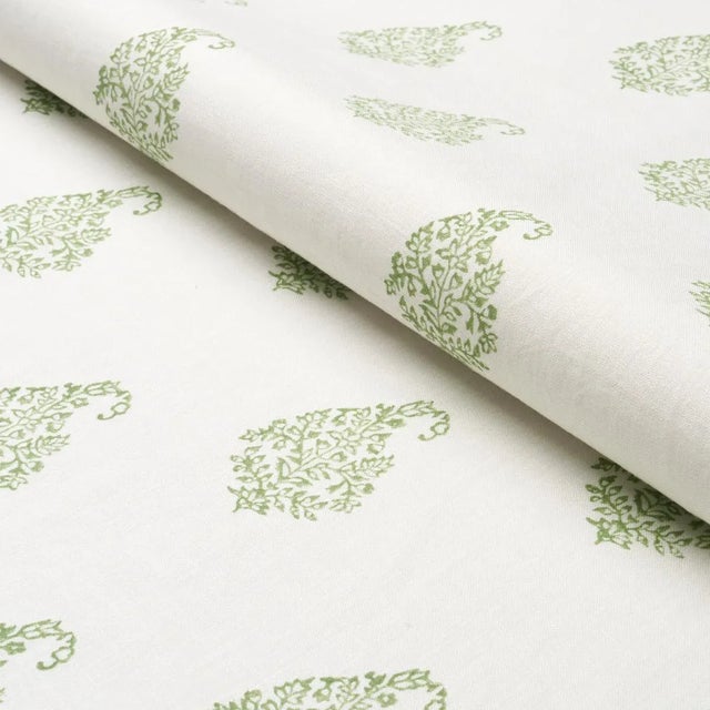 Schumacher SAMPLE - Schumacher Kerala Paisley Fabric In Leaf For Sale - Image 4 of 4
