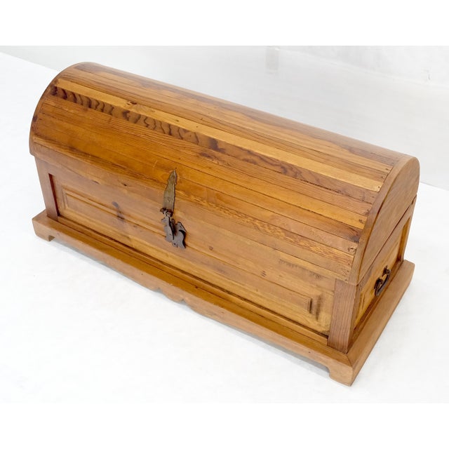 Barrel Shape Top Vintage Pine Wood Trunk Chest MINT For Sale - Image 14 of 17