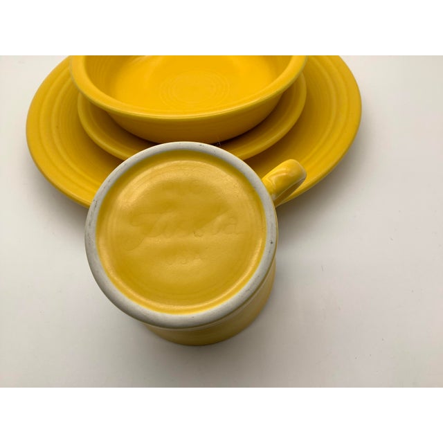 4 Piece Place Setting Daffodil Yellow Homer Laughlin Ceramic Dishes Hlc Set, 1980s For Sale - Image 4 of 11