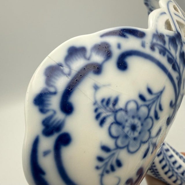 Antique Porcelain Zwiebelmuster Ceremonial Bowl with Knauf-Schwerts Mark from Meissen, 1850-1910 For Sale - Image 12 of 15
