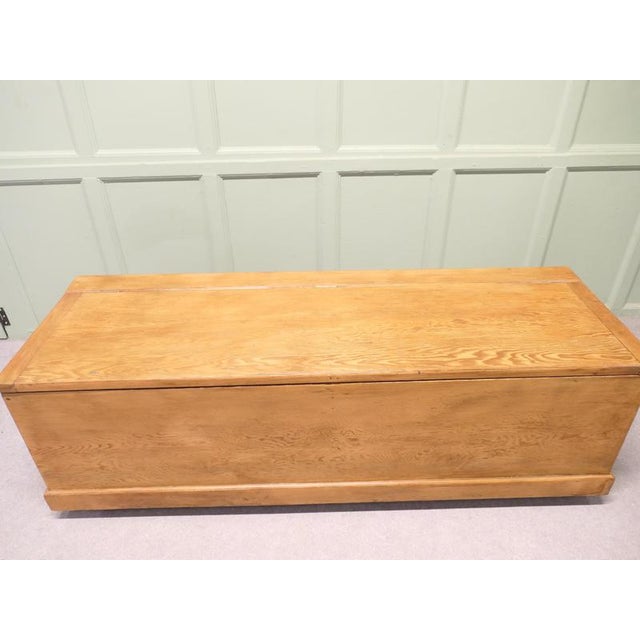 Long Narrow Victorian Pitch Pine Box For Sale - Image 4 of 10