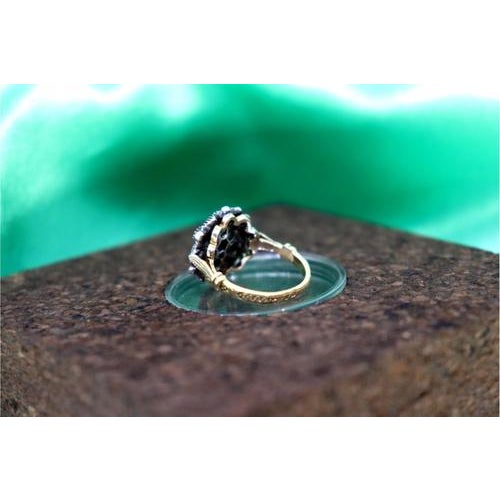 Metal Gold and Silver Ring with Inlaid Zirconias and Flower-Shaped Reliefs For Sale - Image 7 of 10