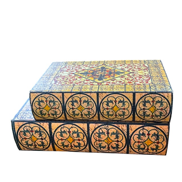 Rustic European Pair of Trompe L’Oeil Faux Book Boxes in the Italian Florentine Style, 11" For Sale - Image 3 of 15