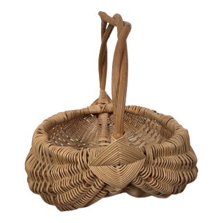 Vintage Handwoven Appalachian Wicker Buttocks Basket With Twisted Bentwood Handle For Sale