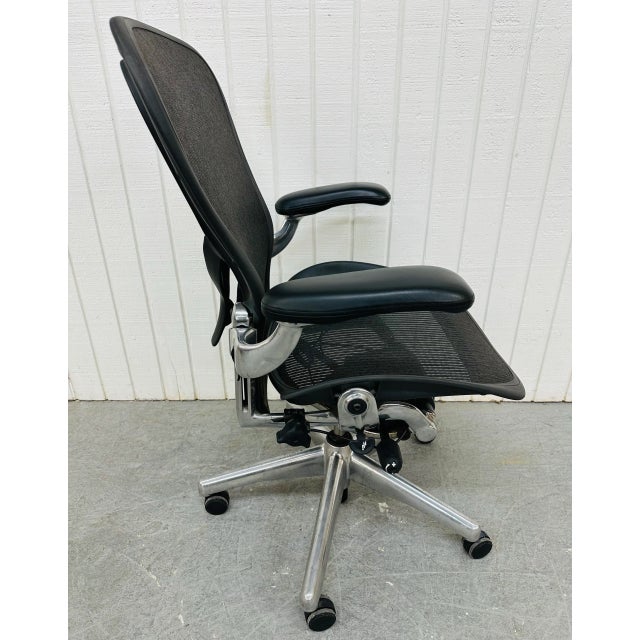 Herman Miller Vintage Herman Miller Aeron Office Desk Chair For Sale - Image 4 of 10