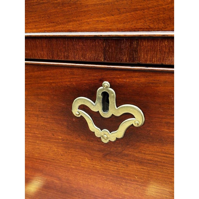 George II Chest of Drawers in Mahogany For Sale - Image 12 of 18