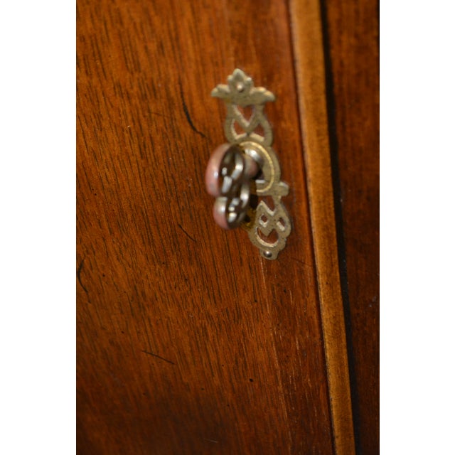 Attributed to Henredon Barley Twist Dark Oak Wood End / Side Table With Center Cupboard & Shelves For Sale - Image 10 of 14