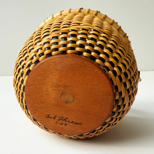 Vintage Signed Nantucket Lightship Basket – Handcrafted With Bone Handle & Geometric Pattern For Sale - Image 9 of 10