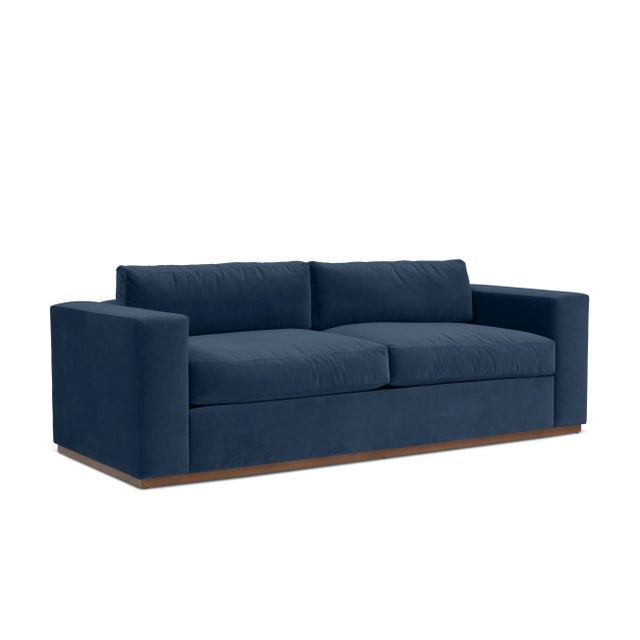 FIRST-CLASS COMFORT: Designed with comfort in mind, the Lincoln offers optimal relaxation and superior craftsmanship....