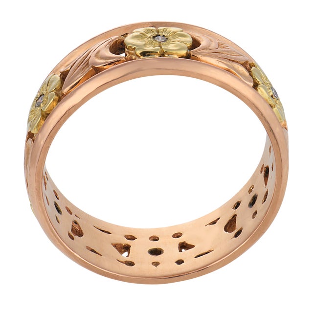 1940s 1940s Retro Diamond 14k Rose and Yellow Gold Floral Band, Size 9 For Sale - Image 5 of 5