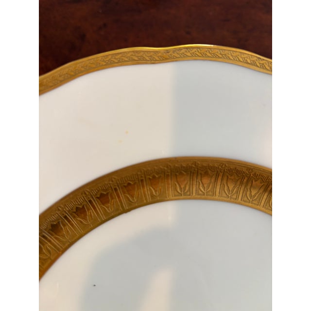 Ceramic 1900 George Jones & Son Crescent Antique Porcelain Gold Encrusted Dinner Plates - Set of 12 For Sale - Image 7 of 8