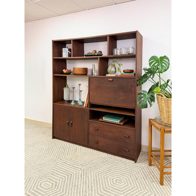 Vintage Walnut MCM Wall Unit Desk Storage Cabinet Mid Century Modern W/ Drawers For Sale - Image 9 of 15