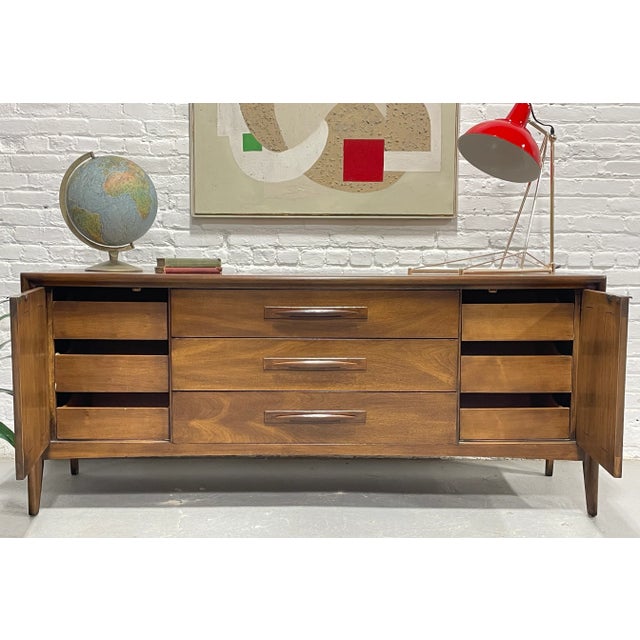 Mid Century Modern Walnut Credenza / Long Dresser by Broyhill Premier, C. 1960's For Sale In New York - Image 6 of 12