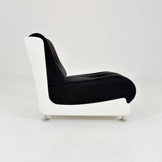 Exceptional original 1970s Italian Space Age modular lounge chair designed by Mario Bellini for Roche Bobois. This...