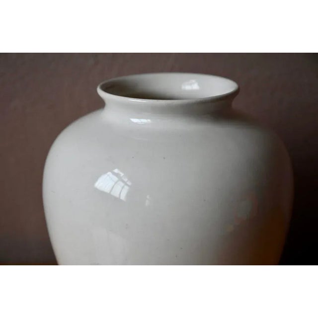 White Vase by Thooft & Labouchere, Delft For Sale - Image 4 of 8
