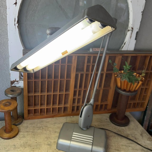 Gray Vintage Dazor Model Ul-P-2324 Adjustable Desk Lamp 18v Aluminum Articulating Industrial Style For Sale - Image 8 of 15