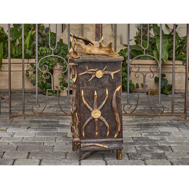 Brown Black Forest Antler-Mounted Oak Spirits Cabinet, circa 1900 For Sale - Image 8 of 10