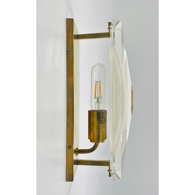 2010s Hollywood Regency Kate Spade New York “Castle Peak” Brass & Crystal Wall Sconce For Sale - Image 5 of 16