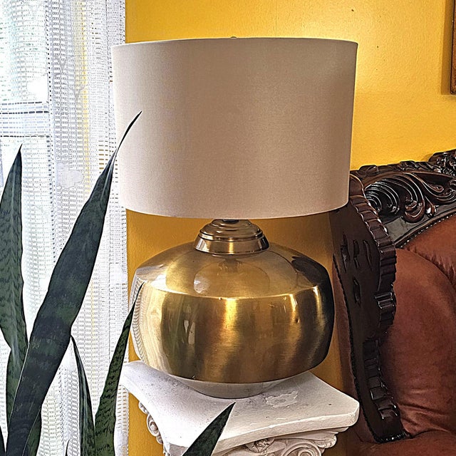 1970s Ethan Allen Mid-Century Modern Antiqued Brass Orb Table Lamp With Drum Shade For Sale - Image 15 of 18