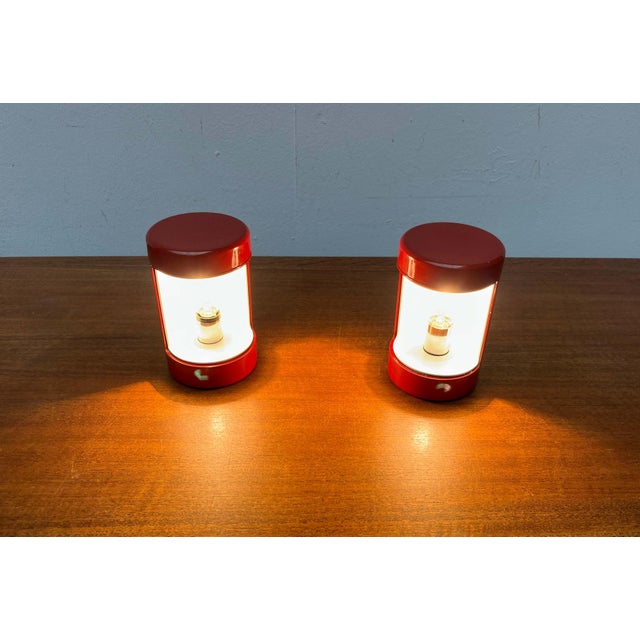 Mid-Century Modern Italian Space Age Red Model Laura Table Lamps by Olaf Von Bohr and Diego Valenti for Valenti Luce Milano, 1960s, Set of 2 For Sale - Image 12 of 18