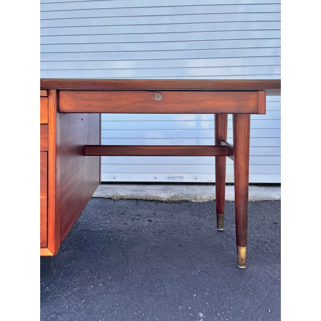 Boomerang Executive Desk With Conference Corner | Mid Century Modern by William H Sullivan for Standard Furniture c.1950s For Sale - Image 9 of 18