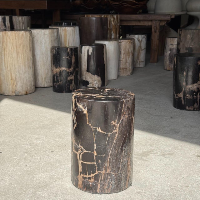 Small Side Table in Black Petrified Wood with Beige Streaks and Grey Sides, 1980s For Sale - Image 15 of 18