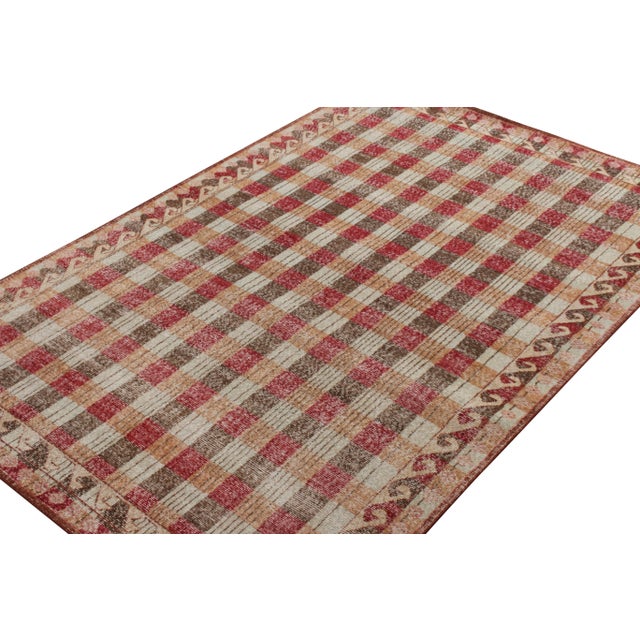 Inspired by Scandinavian aesthetics, Rug & Kilim presents this modern take on a classic mid-century style from its Homage...