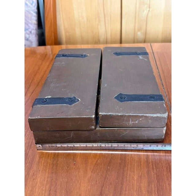 Late Gothic Polychromed Wooden Triptych Relief of Madonna and Child with Saints, 15th–16th Century For Sale - Image 11 of 18