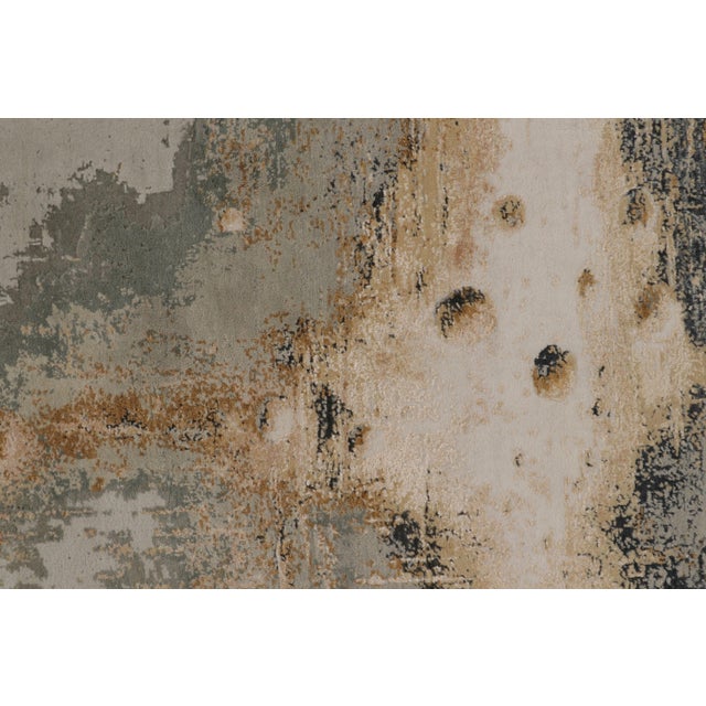 Rug & Kilim’s Modern Rug, Silver-Gray and Gold in Bold Abstract Pattern For Sale In New York - Image 6 of 10