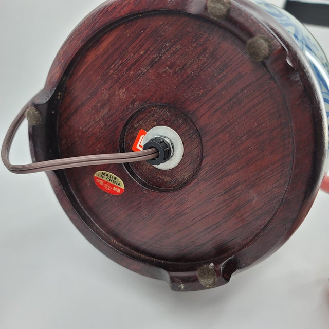 Vintage Chinoiserie Blue and White Dragon Ginger Jar Lamp | Wood Base | Coin Finial For Sale In Austin - Image 6 of 7