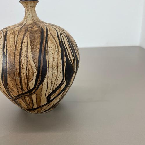 Abstract Ceramic Studio Pottery Vase attributed to Gerhard Liebenthron, Germany, 1980s For Sale - Image 3 of 15