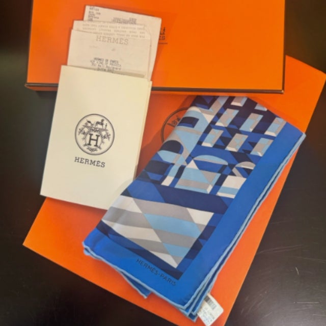Hermès Hermes Faubourg en Perspective Framed Vintage Silk Scarf 24" For Sale - Image 4 of 5