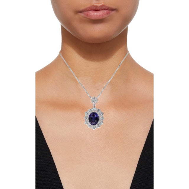 11 Carat Round Shape Spinel and 4.2 Carat Diamond Pendant Necklace 18 Karat Gold For Sale - Image 18 of 18