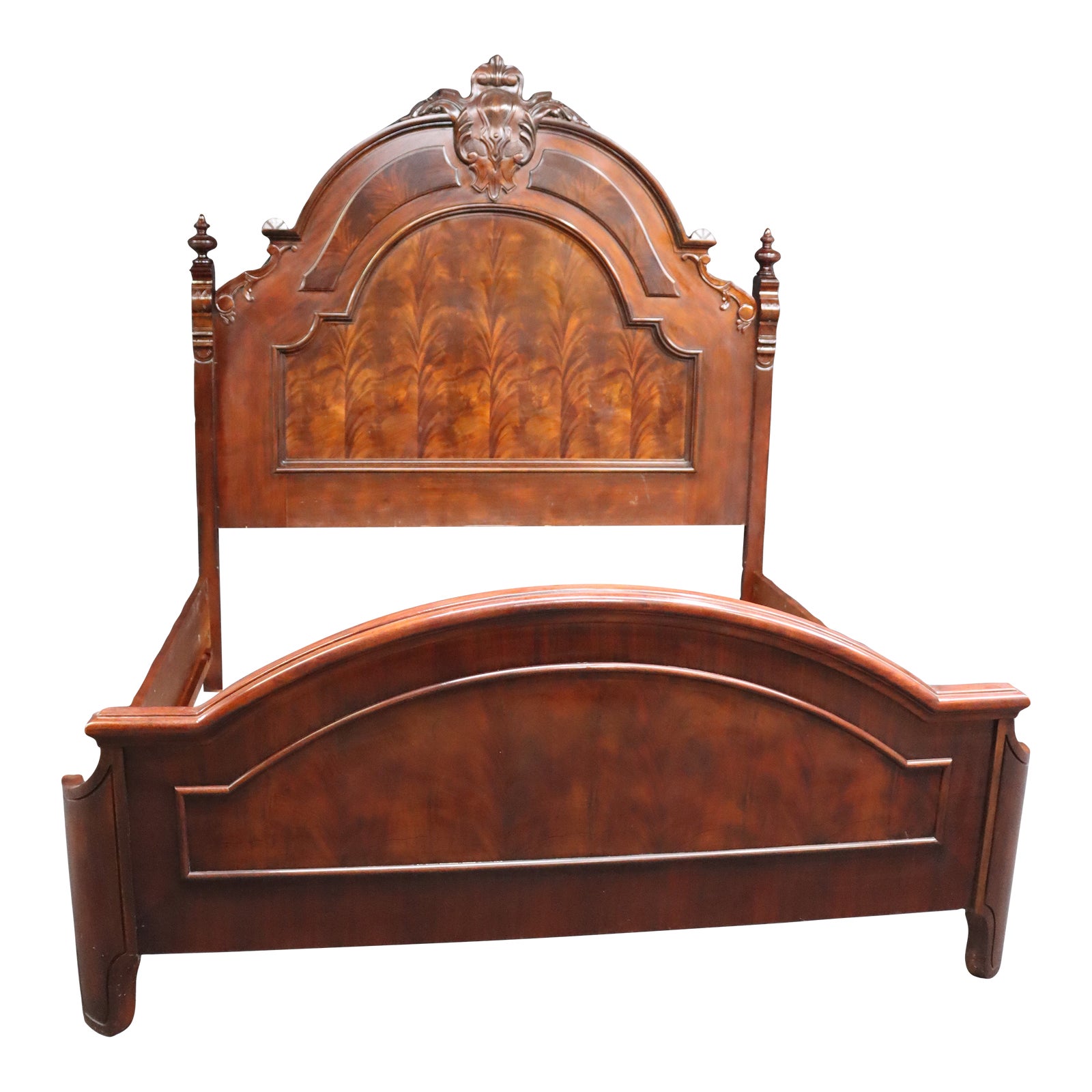 Henredon King Size Victorian Style Mahogany Bed Chairish