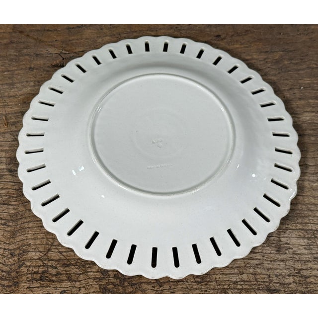 Josiah Wedgwood Antique Wedgwood Creamware Queensware Pierced Basketweave Plate With Scalloped Rim For Sale - Image 4 of 5