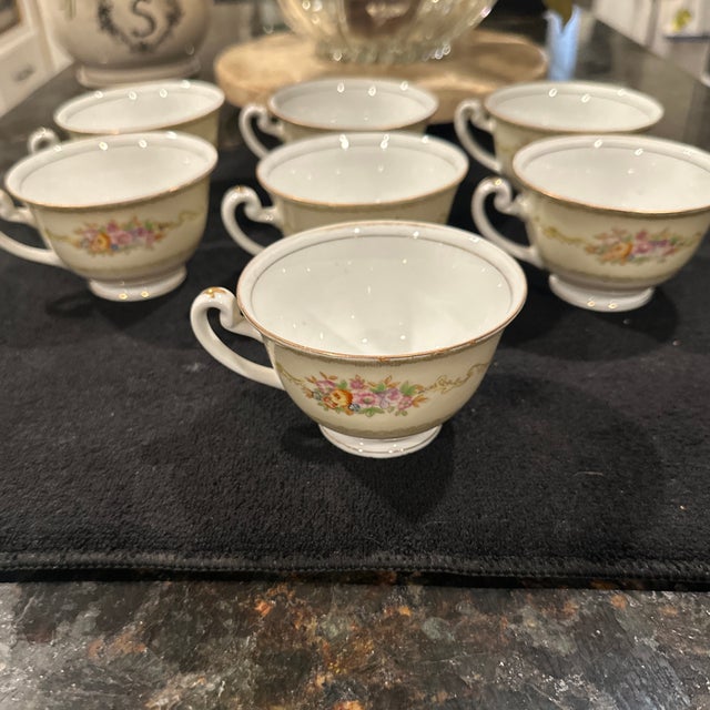 This is a pre-use set. It is incomplete set. For those we are looking to replace or to add to your collection there is...