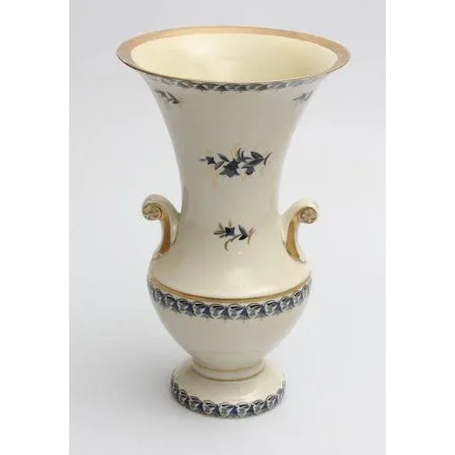 1934-1940. Kuznetsov. Porcelain, decolour, gilding. Height 29 cm, diameter 17.5 cm.
