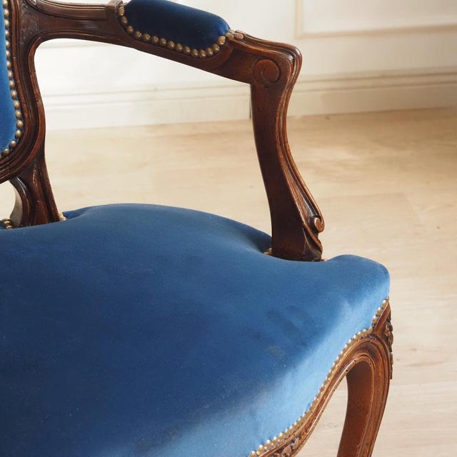 Louis XV Cabriolet Armchair with Floral Carving For Sale - Image 5 of 10