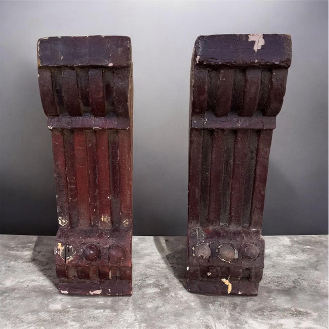 Late 19th Century A Pair of Antique 19th Century Carved Wooden Corbels With Fluted and Acanthus Leaf Details. For Sale - Image 5 of 8
