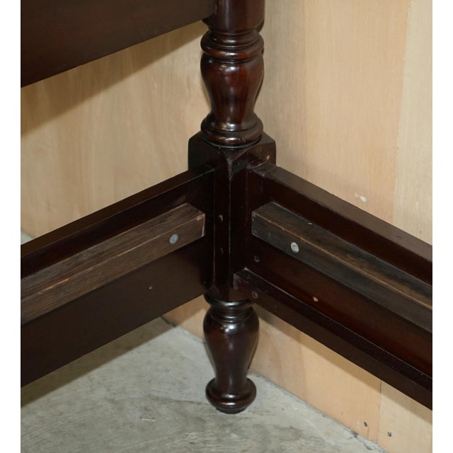 American Federal 4-Poster Bed with Carved Pillars in Hardwood, 1800s For Sale - Image 17 of 18