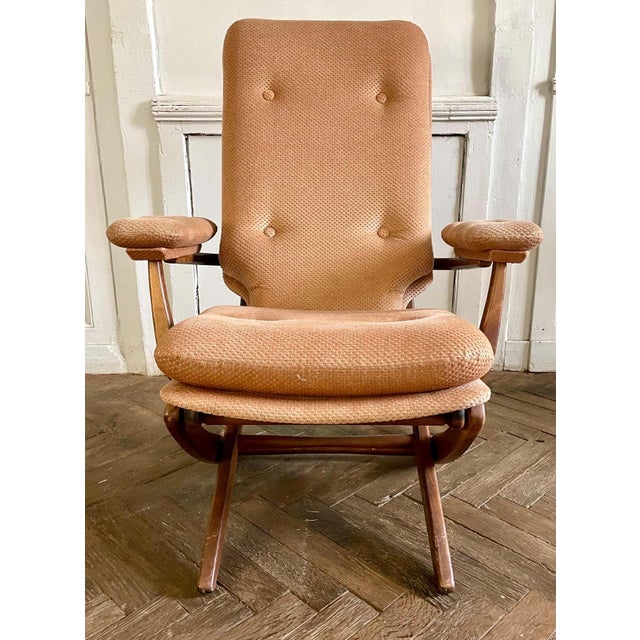 Magnificent relax armchair, adjustable in four positions, which varies the height from 80 to 100 cm, with the possibility...