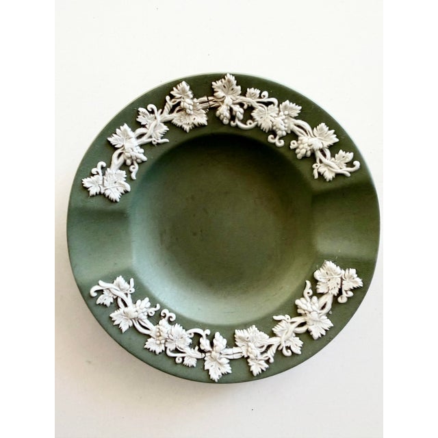 Ceramic Set of 2 Vintage Wedgwood Sage Green Jasperware Plates, Made in England For Sale - Image 7 of 8