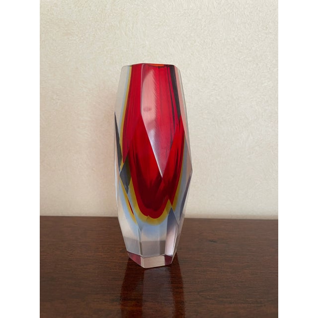 Seguso Vintage Murano Seguso Goede Faceted Red Vase For Sale - Image 4 of 5