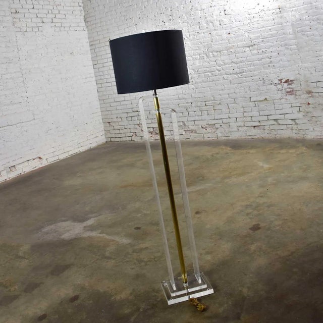 Late 20th Century Vintage Mid-Century Modern Art Deco or Hollywood Regency Floor Lamp Lucite and Brass Plate Black Shade For Sale - Image 5 of 17