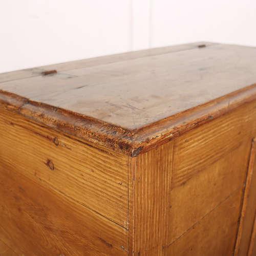 Scandinavian Painted Log Box, 1890s For Sale - Image 4 of 6