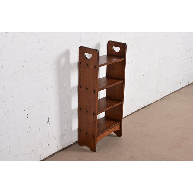 L. & J.G. Stickley, Inc. Stickley Brothers Style Antique Mission Oak Arts & Crafts Bookcase or Magazine Rack, Circa 1910 For Sale - Image 4 of 11
