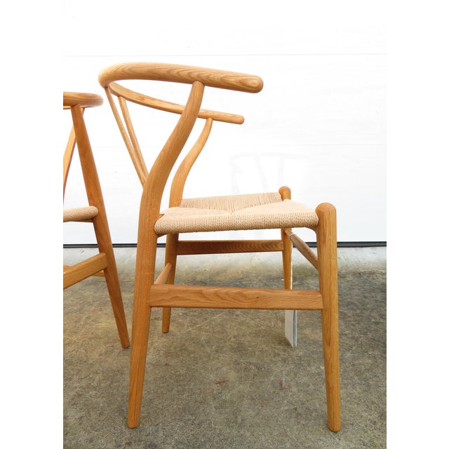Danish Modern Hans Wegner Wishbone Chair Pair ~ Carl Hansen ~ Mid Century Accent or Dining For Sale - Image 12 of 18