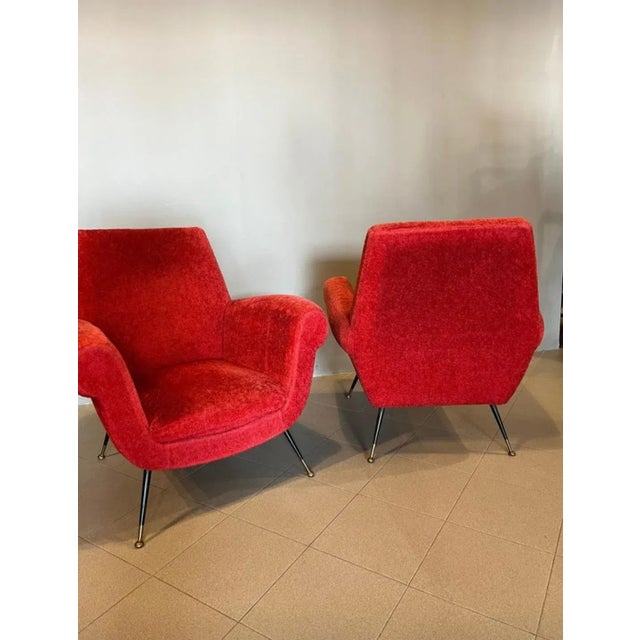 1950s Set of Red Fabric Armchairs with Lacquered Metal Legs and Brass Feet in the style of Gigi Radice, 1950s For Sale - Image 5 of 7
